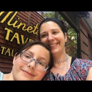 Meet your Posher, Laura